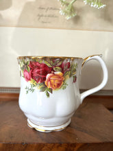 Load image into Gallery viewer, Royal Albert ‘old country roses’ mug
