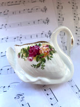 Load image into Gallery viewer, Royal Albert decorative swan trinket
