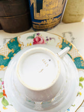 Load image into Gallery viewer, Beautiful 1930s teacup trio
