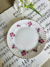 Load image into Gallery viewer, Royal Windsor china Cottage Rose teacup trio
