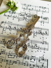 Load image into Gallery viewer, Silver plated ornate grape scissors
