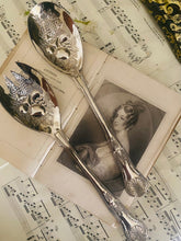 Load image into Gallery viewer, Vintage silver plated salad servers ‘kings pattern’
