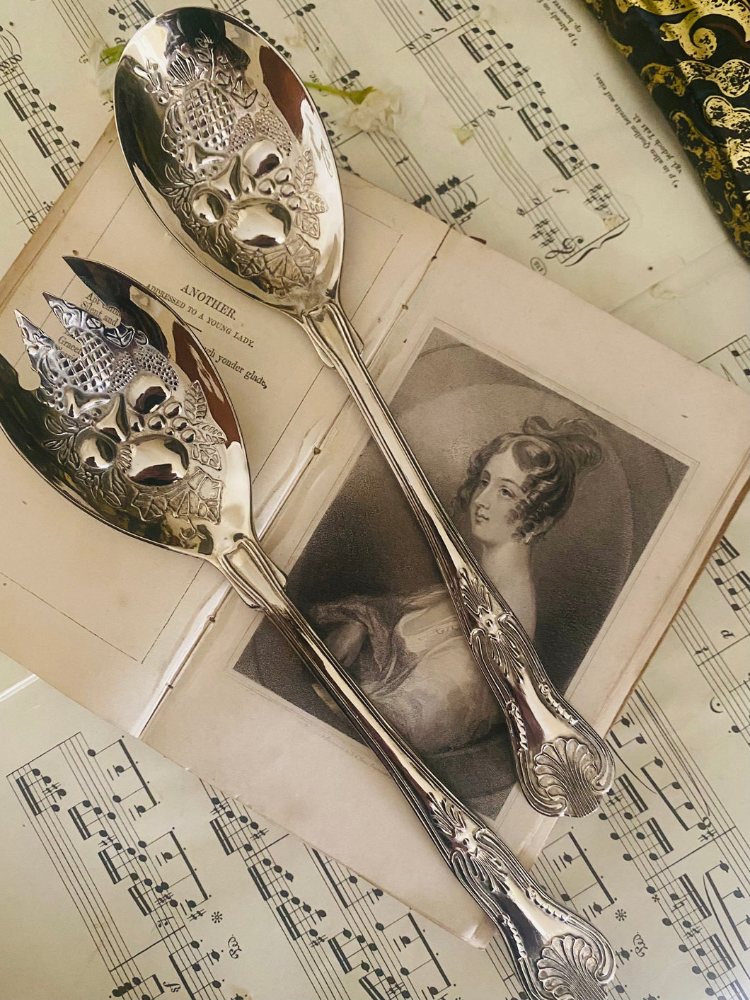 Vintage silver plated salad servers ‘kings pattern’