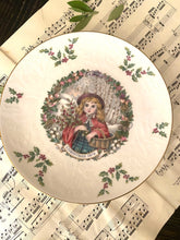 Load image into Gallery viewer, Royal Doulton Christmas plate 21cm
