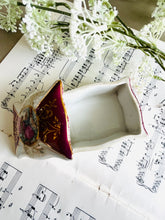 Load image into Gallery viewer, Cute Continental porcelain box
