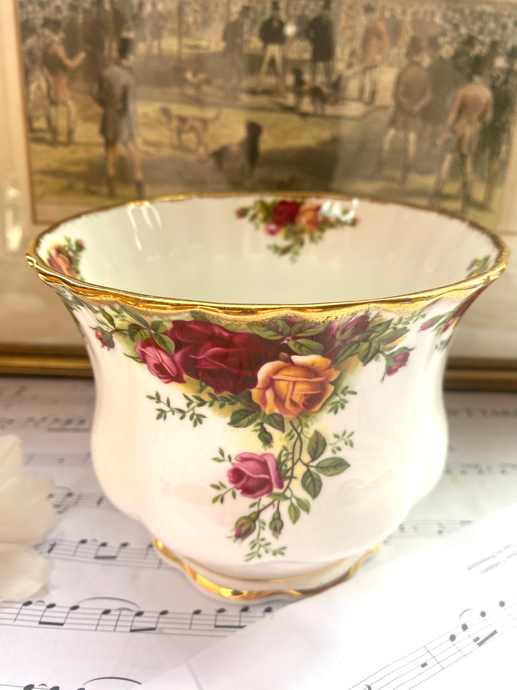 Royal Albert old country roses Jardiniere