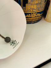 Load image into Gallery viewer, Pretty hammersley china hand bell
