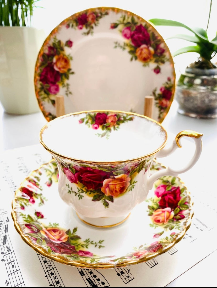 Royal Albert old country roses teacup trio